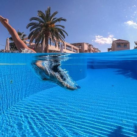 Isida Hotel Agia Marina Екстер'єр фото
