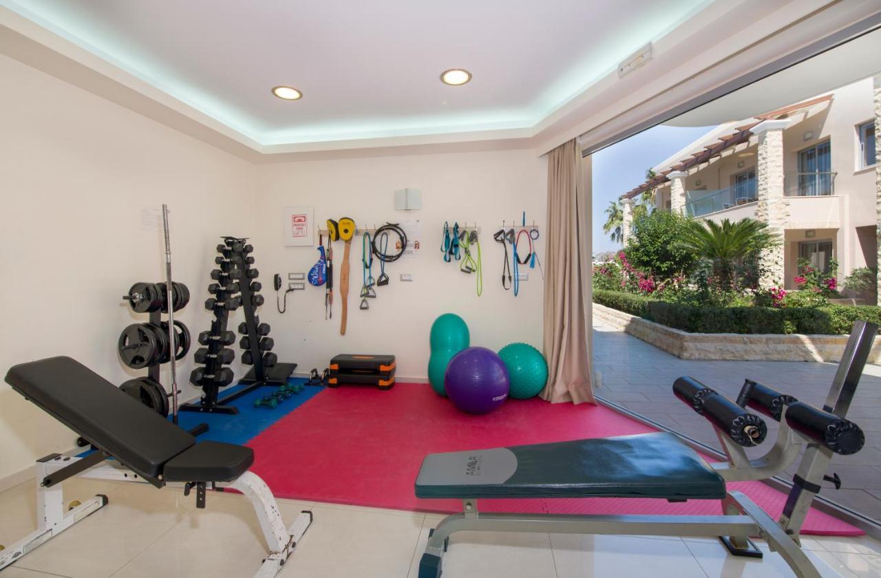Isida Hotel Agia Marina Екстер'єр фото