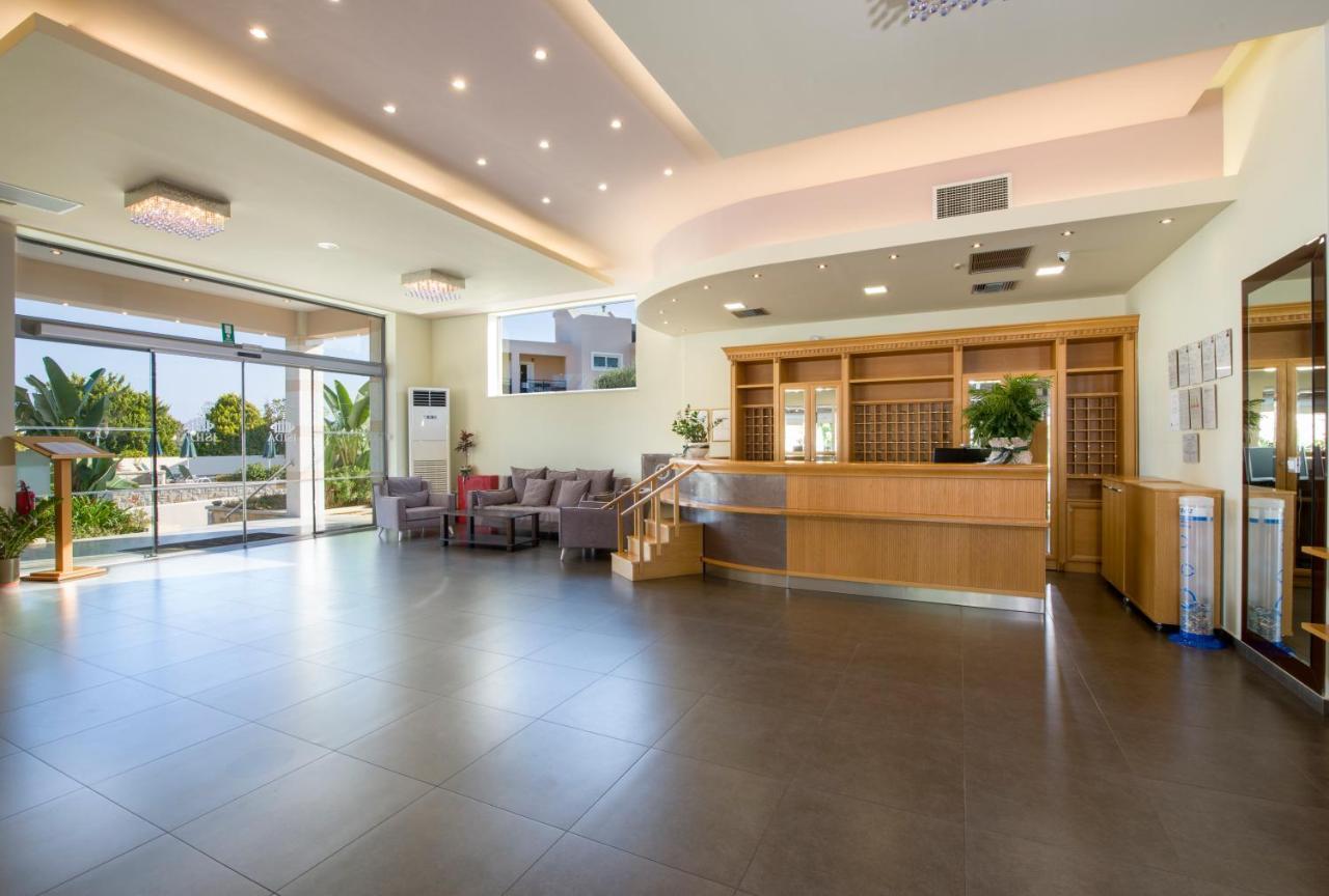 Isida Hotel Agia Marina Екстер'єр фото