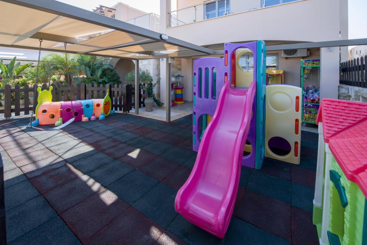 Isida Hotel Agia Marina Екстер'єр фото