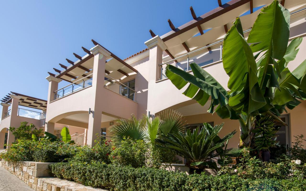 Isida Hotel Agia Marina Екстер'єр фото