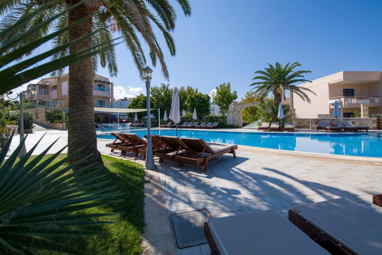 Isida Hotel Agia Marina Екстер'єр фото