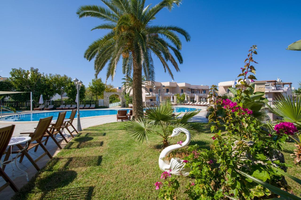 Isida Hotel Agia Marina Екстер'єр фото