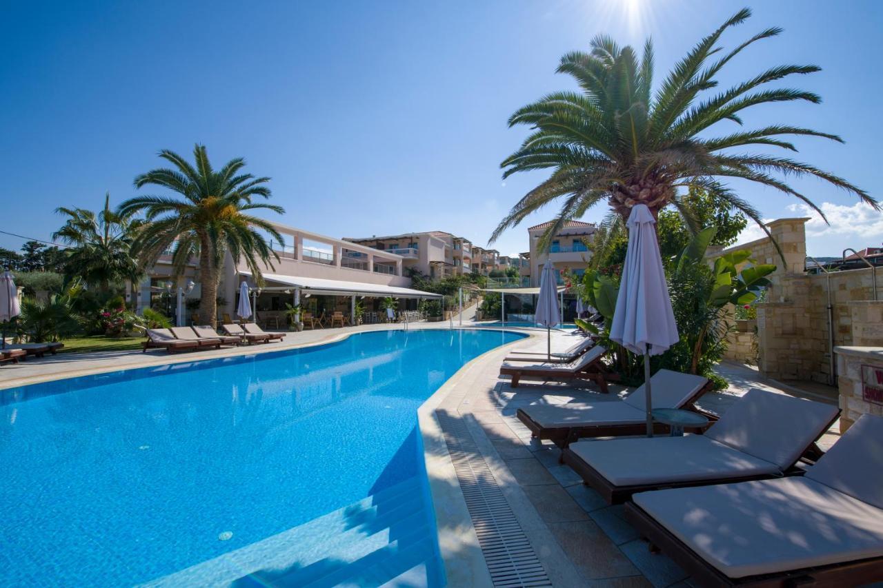 Isida Hotel Agia Marina Екстер'єр фото