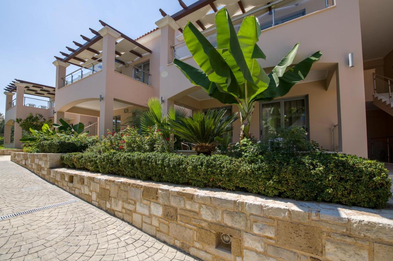 Isida Hotel Agia Marina Екстер'єр фото