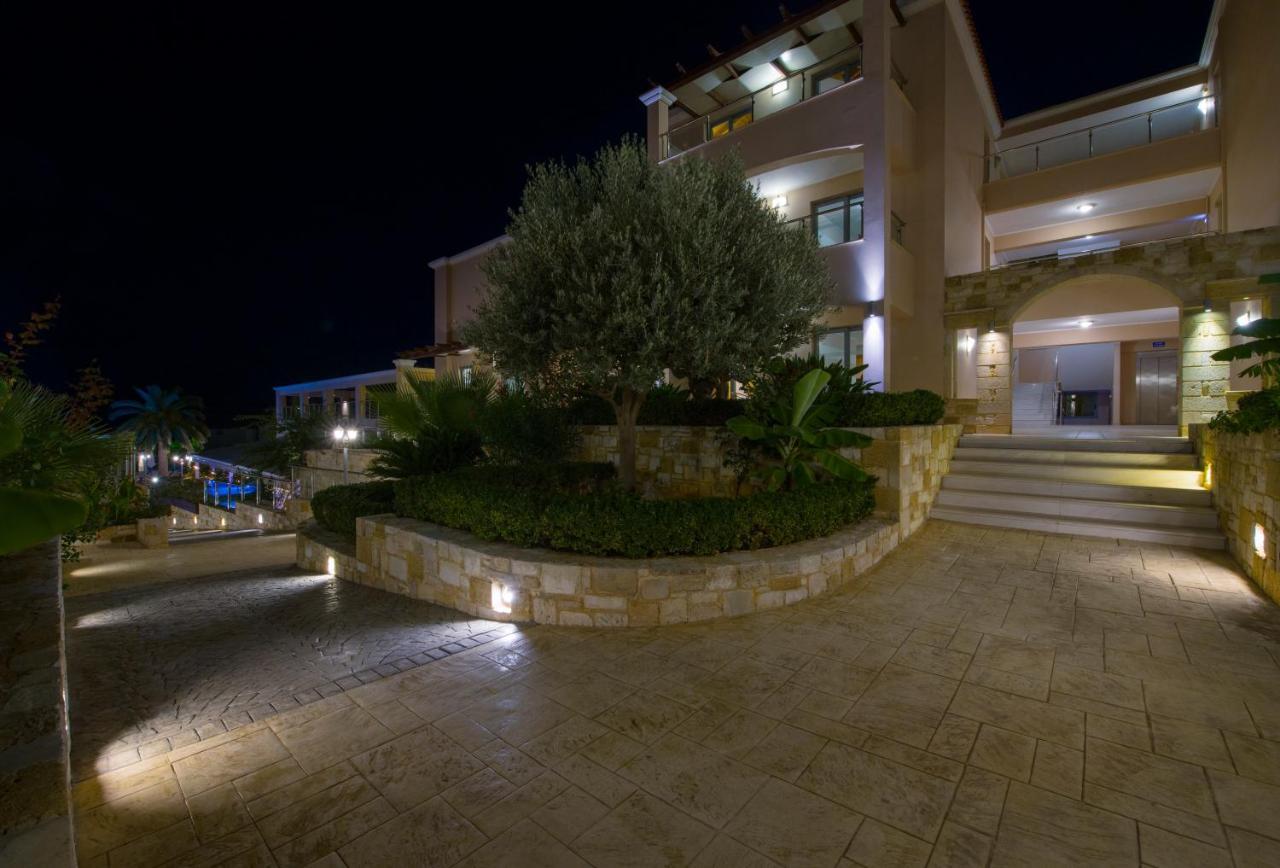 Isida Hotel Agia Marina Екстер'єр фото