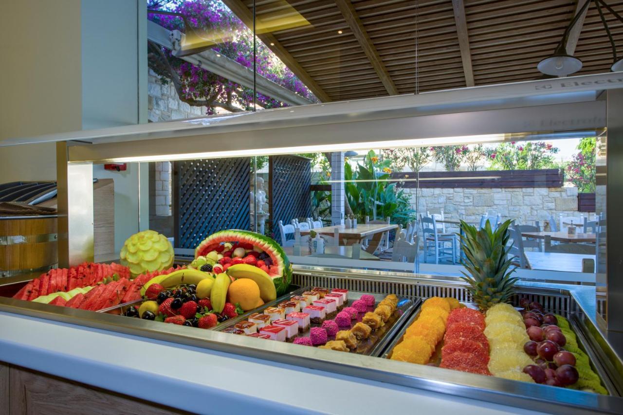 Isida Hotel Agia Marina Екстер'єр фото