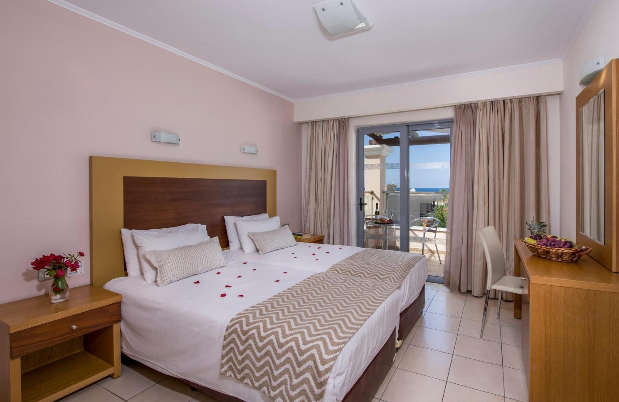 Isida Hotel Agia Marina Екстер'єр фото