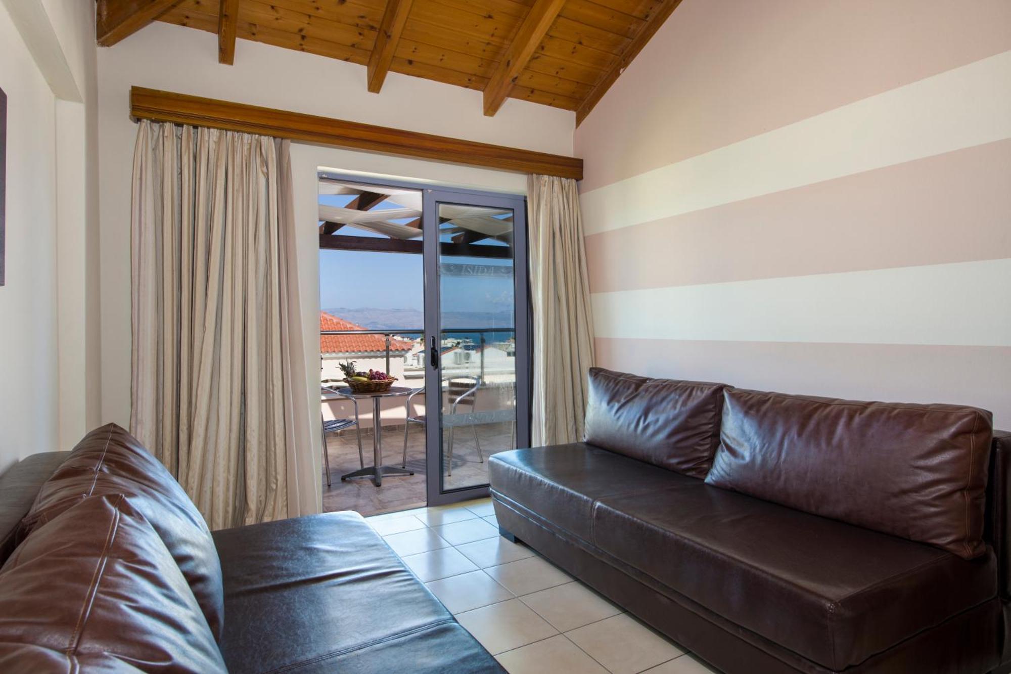Isida Hotel Agia Marina Екстер'єр фото